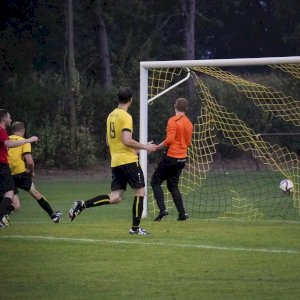 Spielberichte im Doppelpack - Erste drei Punkte dank Dreierpack im Sack