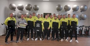 Neue Trainingsanzüge für 2. Herren vom SV Dalum vom Fitnessstudio Tatkraft