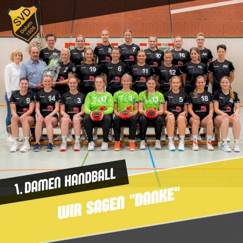 Handballdamen im neuen Outfit