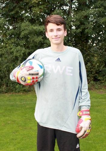 B-1 erkämpft sich drei wichtige Punkte!