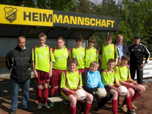 Die C-2 präsentiert sich ab jetzt in neuen Trikots